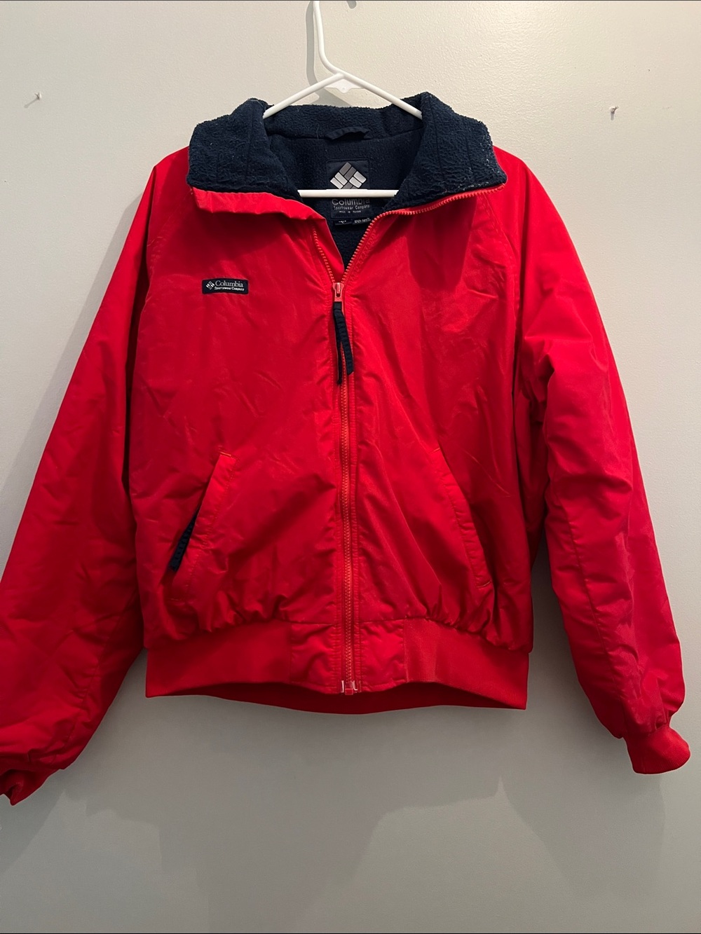 Vintage Columbia Red Men’s Puffer Jacket with Navy Fleece Lining - Size Large